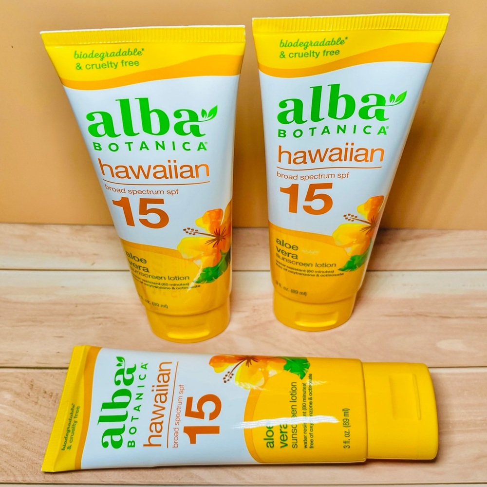 Lot of three (3) tubes of Alba Botanica Hawaiian‎ Sunscreen Lotion.